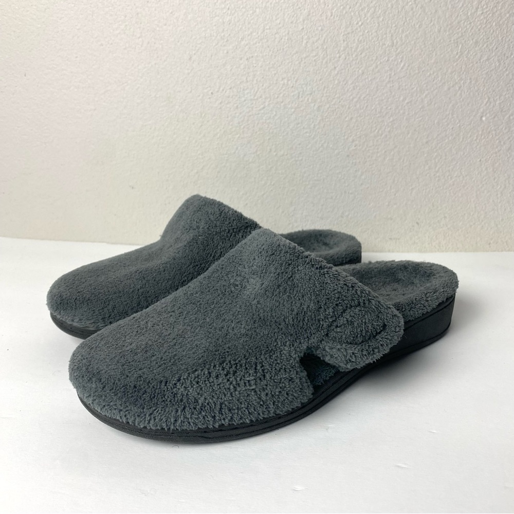 Vionic woman’s mule slippers 8